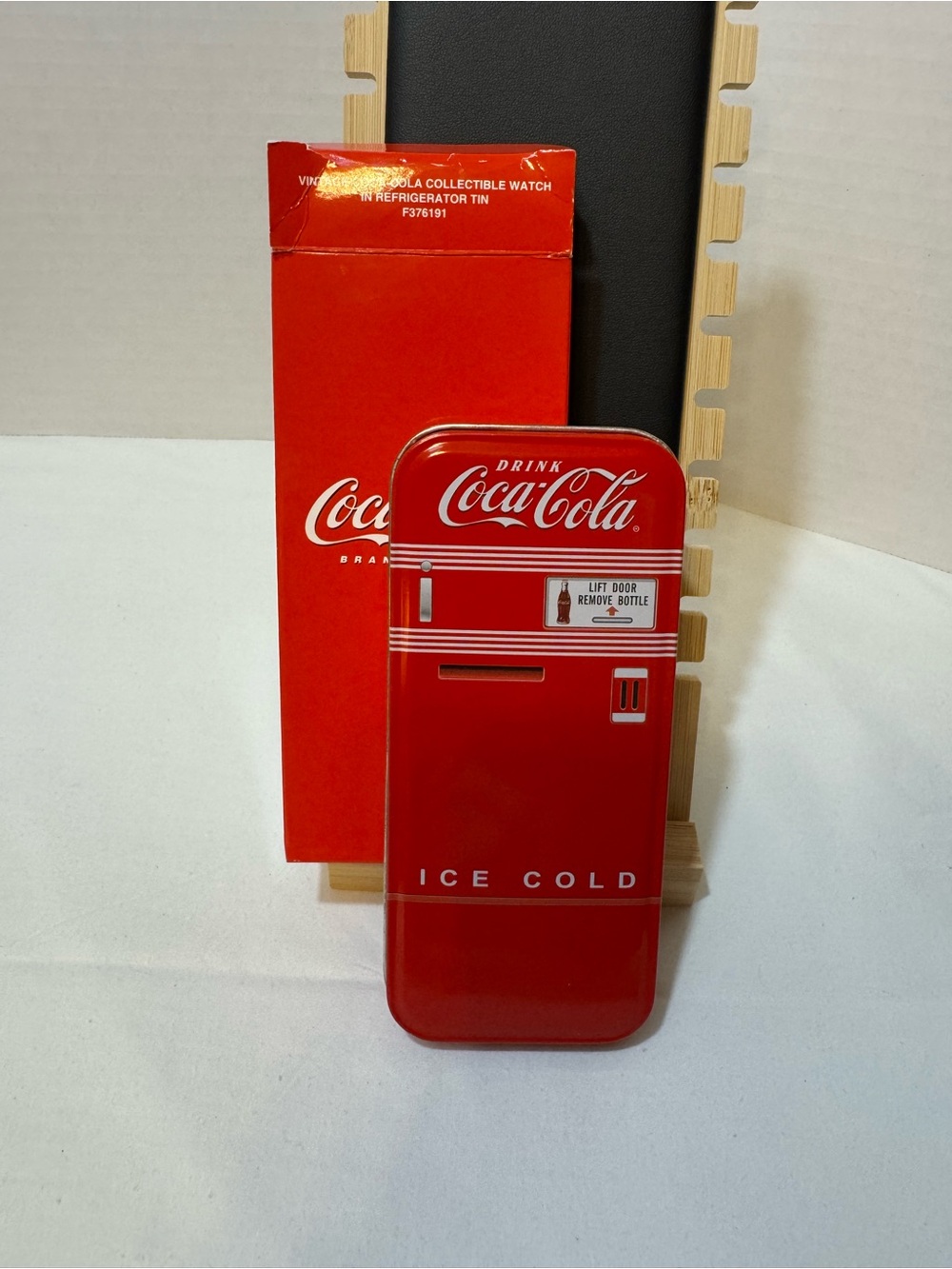 Coca Cola Watch in a Collectable Refrigerator Tin - Picture 2 of 4